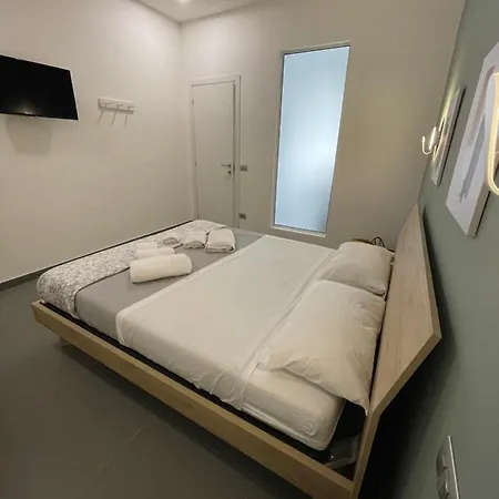 Le Casuzze Di 아파트호텔 3*