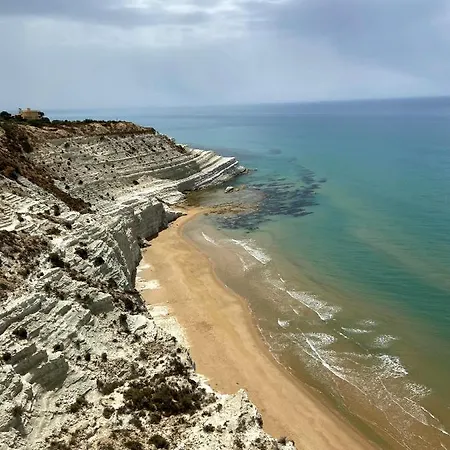 Le Casuzze Di 시큘리아나