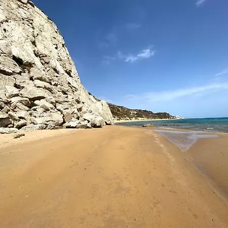 Le Casuzze Di 3* 시큘리아나