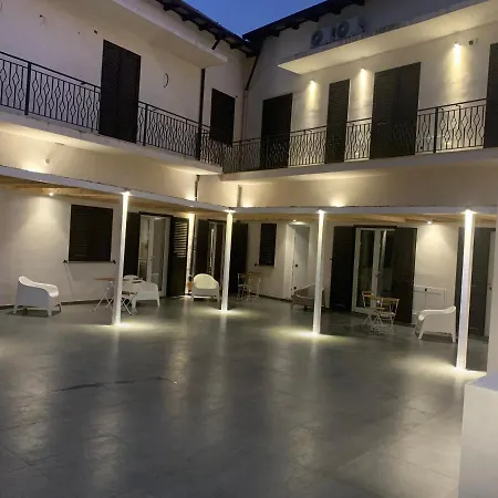 Le Casuzze Di 아파트호텔 시큘리아나