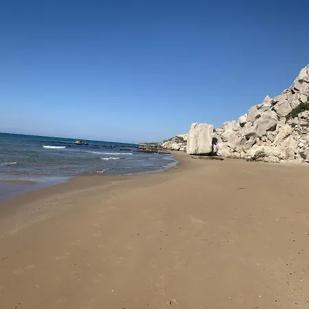 Le Casuzze Di 시큘리아나