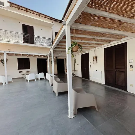 아파트호텔 Le Casuzze Di