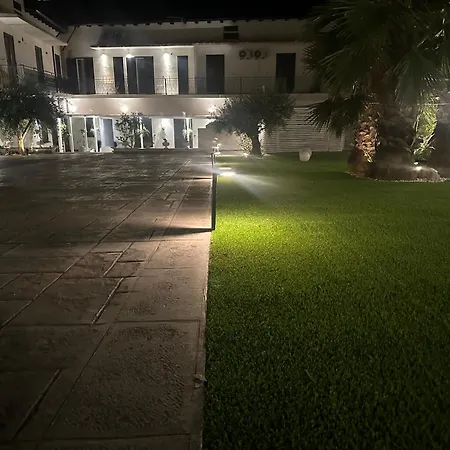 아파트호텔 Le Casuzze Di 3*