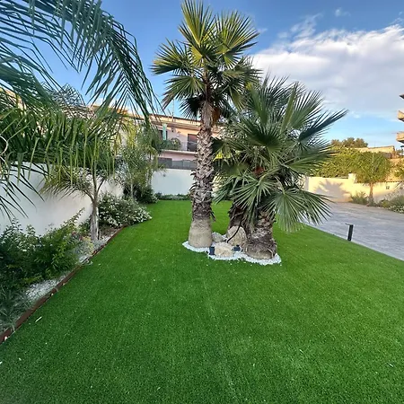 Le Casuzze Di 아파트호텔